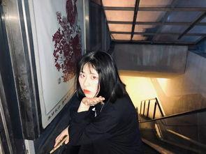 网红拍照举手图片,捕捉时尚潮流的瞬间魅力