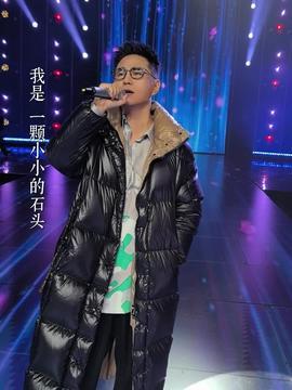 头条唱歌的男,头条唱歌男生，一夜爆红，歌声传遍大江南北